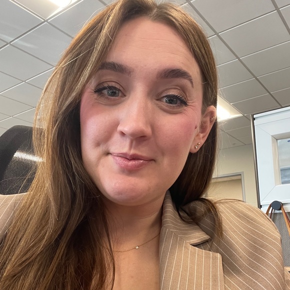 Meet your Posher, Caitlyn - Picture 1 of 1